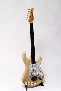 Electric Guitar Shine SI170 Blonde Strat Style With Built in Overdrive Z61