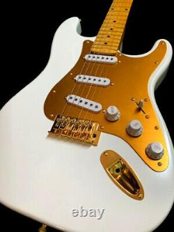 Great Playing New 6 String St Gold Anodized Pickguard Electric Guitar