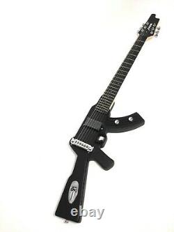 Haze Gun-Shaped Electric Guitar, Speckle Finish, LED Lights on Fretboard HDE500BK